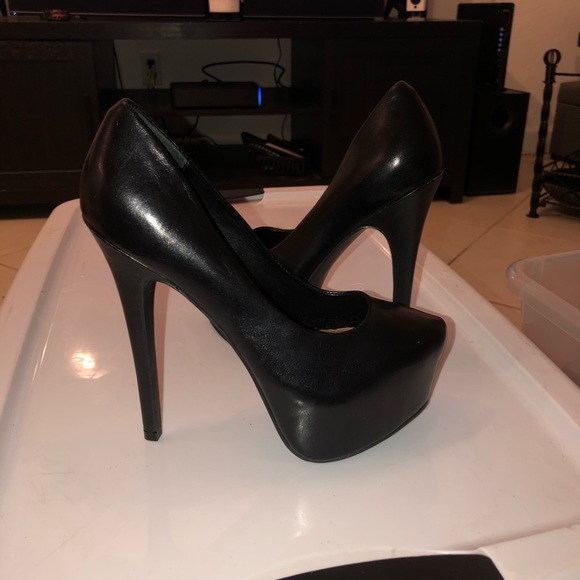 Steve Madden Black Leather Heels - Picture 2 of 4